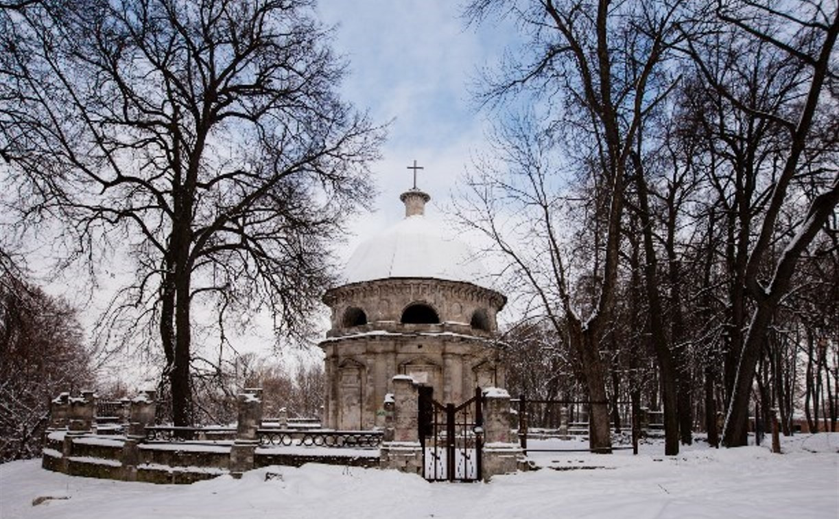 Усыпальница Бобринских.