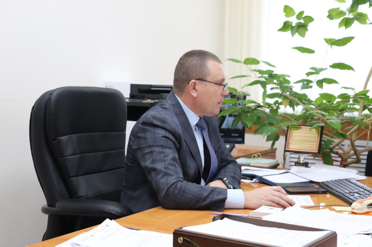 Глава администрации Сергей Кулик провел прием населения по личным вопросам. Глава администрации Сергей Кулик провел прием населения по личным вопросам.