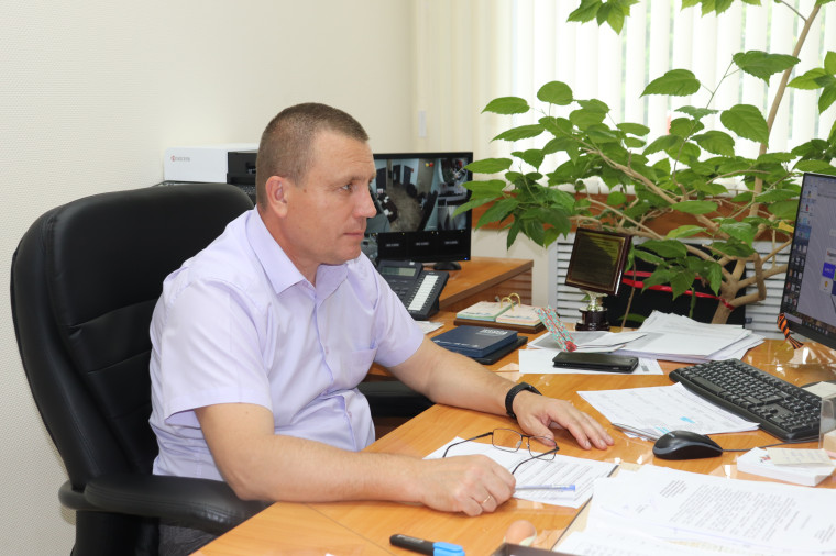 Глава администрации Сергей Кулик провел прием населения по личным вопросам. Глава администрации Сергей Кулик провел прием населения по личным вопросам.