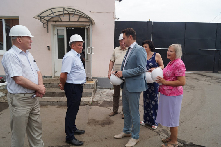 Рабочий визит в ООО «Северо-Задонский экспериментальный завод». Рабочий визит в ООО «Северо-Задонский экспериментальный завод».